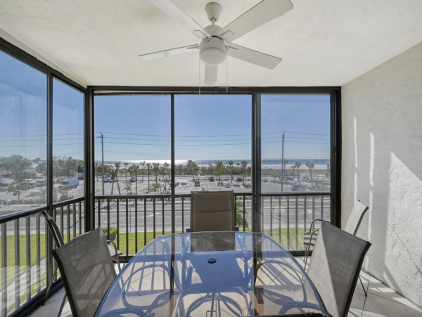 Charming Siesta Key Two Bedroom Vacation Rental